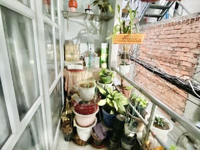 Ngay vòng xoay lăng cha cả - p.4 tân bình - cách mặt tiền 20m - 34m  - 2 tầng - 3