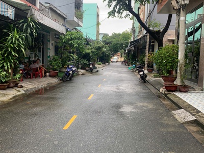 Bán nhà mới 4 tầng 250m2 đường 5m5 ngay lý thái tông 1