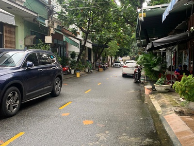 Bán nhà mới 4 tầng 250m2 đường 5m5 ngay lý thái tông 2