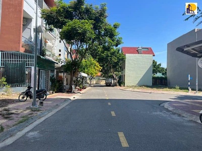 Chính Chủ cần bán lô đất thổ cư mặt tiền đường 7m. Giá tốt liên hệ ngay 1