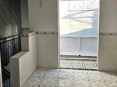 Bán nhà 2 tầng, 37m , 3.2 tỷ, q.9, đỗ xuân hợp, sổ hồng đầy đủ 0