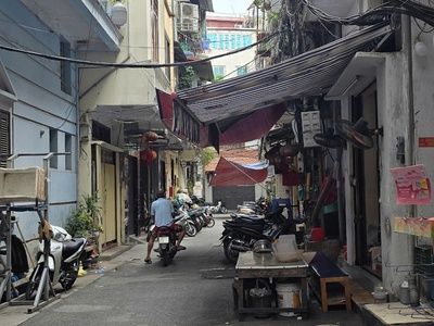 Bán gấp nhà 4 tầng ngõ 107 hồng mai, quận hai bà trưng, hà nội. 4 tầng x 42m2, miễn tg 2