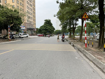 Chính chủ bán 100m2 nhà cấp 4, đoạn đẹp nhất phố Phúc Lợi, Long Biên. Đang cho thuê 12tr/tháng 0