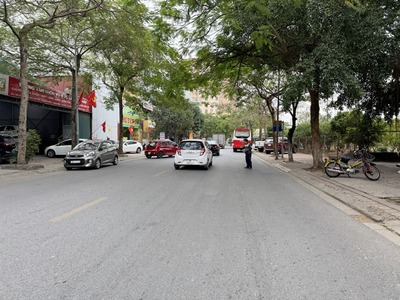 Chính chủ bán 100m2 nhà cấp 4, đoạn đẹp nhất phố Phúc Lợi, Long Biên. Đang cho thuê 12tr/tháng 1