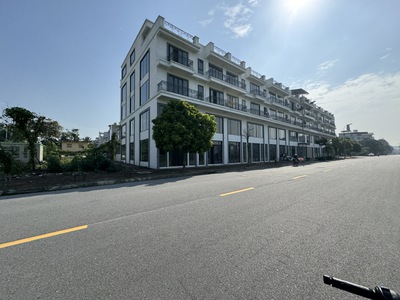 Cần bán gấp 80,6m2 Shophouse Metropolitan - Mặt phố Nguyễn Mậu Tài. Hai mặt đường trước sau 6