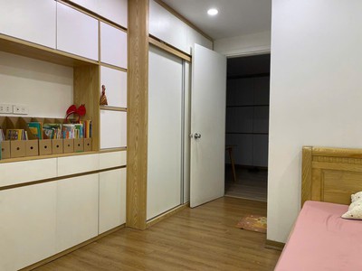 Bán gấp - Căn 79m2 toà FLC Star Tower, Hà Đông. Full nội thất. Chỉ 4.2 tỷ bao tên 0