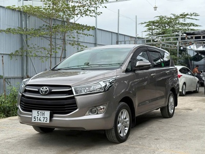 Chính chủ bán xe Innova 2019 2.0E Sàn tự động 3
