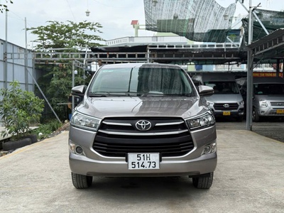 Chính chủ bán xe Innova 2019 2.0E Sàn tự động 4
