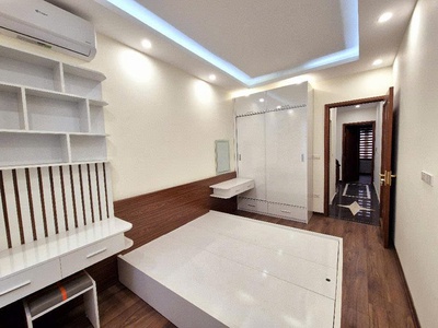 Nhà Yên Hòa 51m2 xây 5 Tầng, Ngõ kinh doanh Gía 8 tỉ 9 3