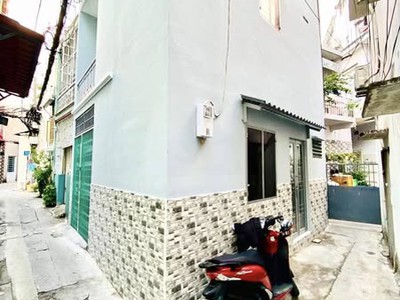 Lô góc 2 mặt thoáng,sát bên hxh thích quảng đức,33m2-3t,4pn,đang cho thuê 14tr/tháng. 0