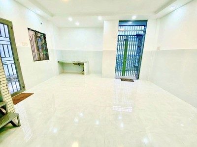 Lô góc 2 mặt thoáng,sát bên hxh thích quảng đức,33m2-3t,4pn,đang cho thuê 14tr/tháng. 1