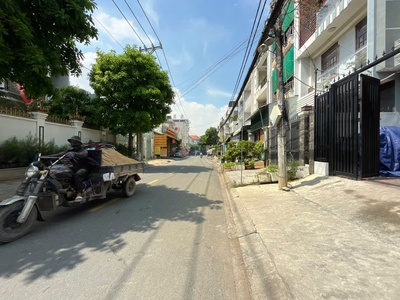 Chỉ cần 5 tỷ là bạn sở hữu ngay căn nhà 2 tầng hxh, vị trí vip của đường đỗ xuân hợp, phước lonhg 0