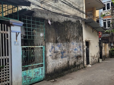 Chính chủ cần bán 46m2 , MT5,5m tại số nhà 19 ngõ 76 phố vũ xuân thiều ,lô góc , ngõ thông đường to 0