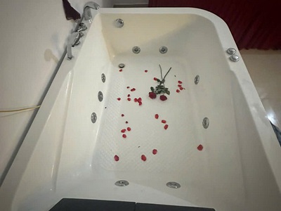 Cần sang lại quán massage ở củ chi, lượng khách ổn định 1