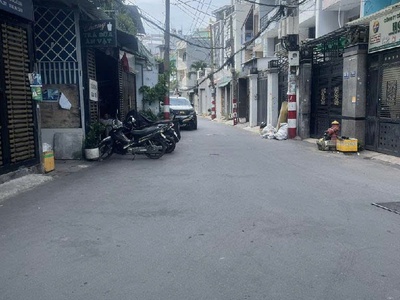 Bán nhà  mặt tiền khu phan xích long- 79m2 - 7 tầng btct - thang máy dt hơn 600 tr: nhỉnh 16 tỷ. 0
