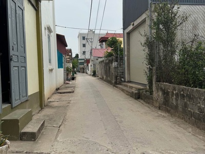 Bán đất đông dư, long biên. 35m2   mt 3,5m   3,3 tỷ. ô tô vào đất. 1
