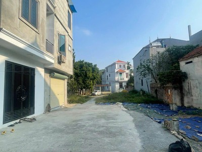 Hàng mới nóng tay  cặp đôi 41,2-44,3 trung tâm xã tiên phương cách ql6 khoảng 1km 1