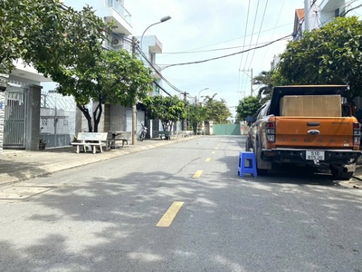 Nhà mới linh đông, hxh, thủ đức, dt 57m2 x 4 tầng kiêng cố, ở ngay, chỉ 4 tỷ hơn 4