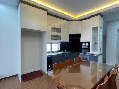 Bán Nhà Ngõ 45 Phố Nguyễn Sơn, Ngọc Lâm, 48m2, 6 Tầng, Thang Máy, Full nội thất, 11.x Tỷ 2