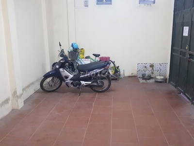 Cho thuê phòng trọ khép kín diện tích trên 30m2 chia làm 2 buồng, mặt ngõ ngay gần ngã tư chợ Mơ. 1