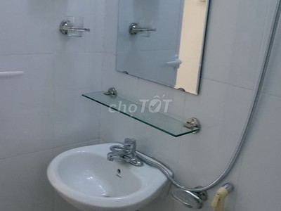 Cho thuê phòng trọ khép kín diện tích trên 30m2 chia làm 2 buồng, mặt ngõ ngay gần ngã tư chợ Mơ. 8