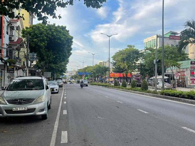 Bán lô đất lớn đường 2 tháng 9 ngay trung tâm hải châu rất phù hợp xây khách sạn, làm văn phòng cho 2