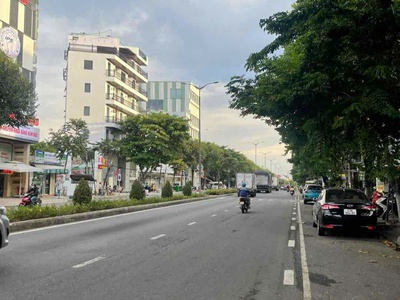 Bán lô đất lớn đường 2 tháng 9 ngay trung tâm hải châu rất phù hợp xây khách sạn, làm văn phòng cho 3