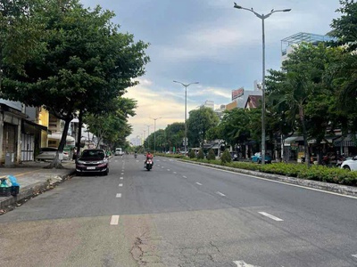 Bán lô đất lớn đường 2 tháng 9 ngay trung tâm hải châu rất phù hợp xây khách sạn, làm văn phòng cho 1