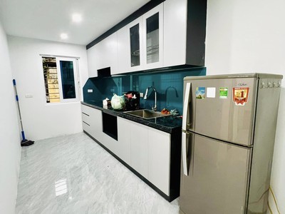 Tôi cần bán nhà tập thể tầng 3 phố thanh nhàn, 120m2, 3pn, đủ nội thất 4