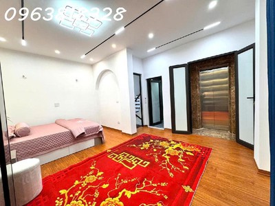 Nhà đẹp đón tết - 7 tầng thang máy - tặng full nội thất - trung tâm cầu giấy - vài bước ra phố 45m2 3