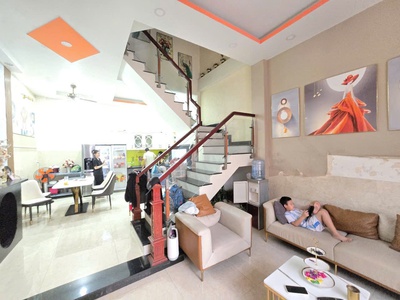Nhà đẹp mê ly - 4 tầng - 4pn cực đẹp - tặng luôn nội thất xịn - hxh - khu an ninh - dân trí cao - 1