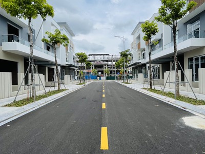 Với tài chính 1,8 tỷ   30   vào ở ngay căn nhà 3 tầng ngay tại trung tâm thành phố 2