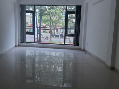 Cho thuê nhà số 57C mặt đường Mễ Trì đối diện The Manor 9