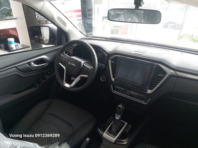 Em đang sẵn Dmax hilander màu xanh giao ngay 12