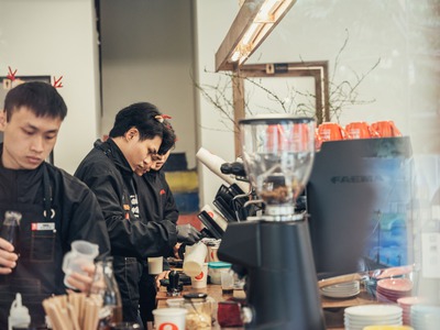 Cho thuê nhà nguyên căn MP Võ Thị Sáu, 150m  x 3 tầng, lô góc, view hồ giá 50tr/th. 3