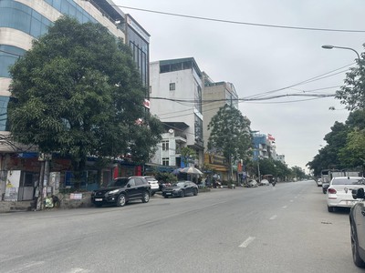 77m2, mt5m, đường trước nhà 35m, giá 14 tỉ, 2 mặt trước sau thoáng kinh doanh sầm uất, nhà ở đại mỗ 1