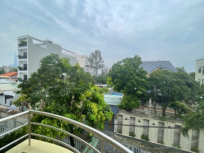 Nhà một đời chủ chưa qua đầu tư- xe hơi ngủ nhà- hẻm xe tải tránh thẳng tắp cách mặt tiền bình quới 2