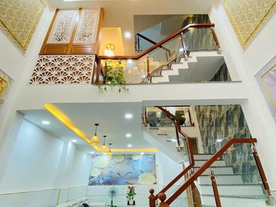 Chủ kẹt tiền  bán nhà 4 tầng, 44m , 3pn, 4wc, gò vấp, 5.6 tỷ, shr 0