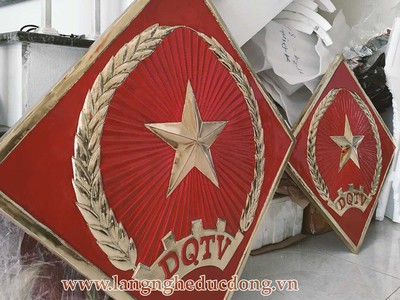 Logo dân quân tự vệ 65x65cm, mẫu logo dân quân tự vệ bằng đồng 3