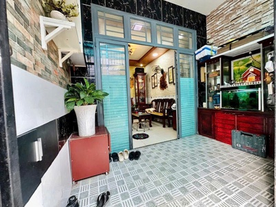 Nhìn 2 tỷ có ngay nhà 2 tầng  cần bán nhanh căn nhà dt cực hiếm - giá cực mề 3