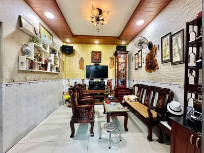 Nhìn 2 tỷ có ngay nhà 2 tầng  cần bán nhanh căn nhà dt cực hiếm - giá cực mề 1