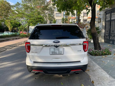 Gia đình có nhu cầu cần bán xe Explorer 2018 đăng ký 2019  bản nâng cấp 2