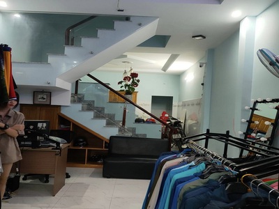 Bán nhà mặt phố MTKD đường ô tô thông Đỗ Xuân Hợp, Quận 9  Chỉ có 3 ti ---.2 tầng 2 pn   60 m2 đất. 6