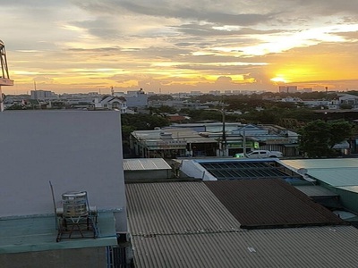 Bán nhà mặt phố MTKD đường ô tô thông Đỗ Xuân Hợp, Quận 9  Chỉ có 3 ti ---.2 tầng 2 pn   60 m2 đất. 2