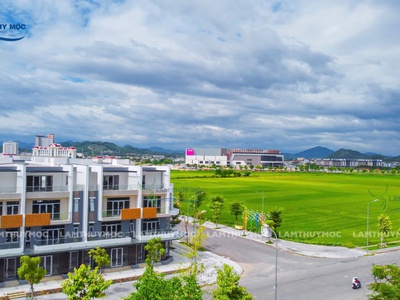 Với tài chính 1,8 tỷ   30   vào ở ngay căn nhà 3 tầng ngay tại trung tâm thành phố 4