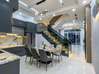 Cần bán gấp nhà 1 trệt 2 lầu Tân Uyên Bình Dương 1