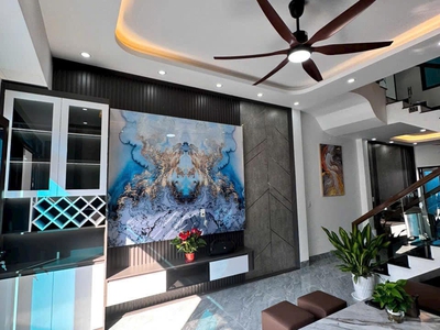 Bán nhà 3 tầng đẹp ngõ phố Ngô Quyền, ph Thanh Bình, TP Hải Dương, 52.6m2, mt 4.23m, 3 ngủ, 3 vs, gi 3