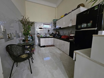 Bán nhà trong ngõ phường trần lãm xây chắc chắn đẹp, ôtô đỗ ngày đêm, diện tích 90m2, mặt tiền 6m, 1