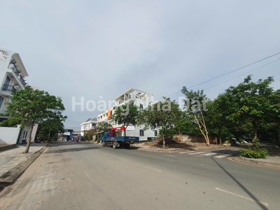 Đất nền đường lê văn lương, 104m, giá 5.85 tỷ, sổ hồng riên 0