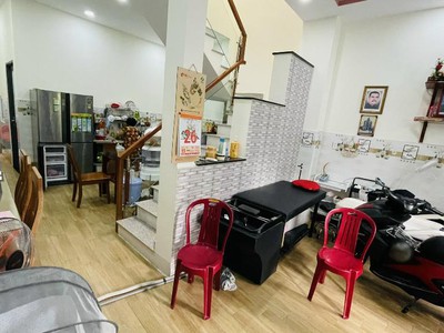 Hiếm  ngang 5.6m bề thế, 66m2, chỉ 4.6 tỷ thương lượng, hoàn công đủ, lê văn khương   quận 12. 0